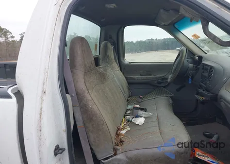 1998 Ford F-150 Standard/Xl/Xlt z USA, uszkodzony, nr VIN 1FTZF1729WNB77600